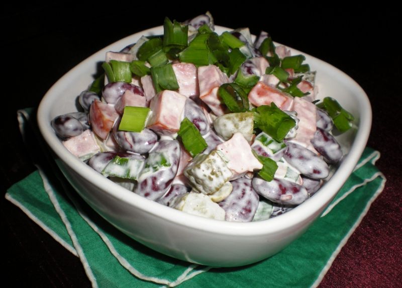 Sałatka z czerwoną fasolą