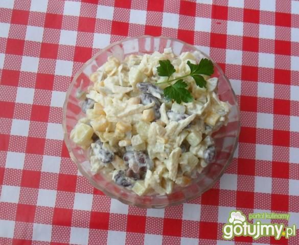 Sałatka z czerwoną fasolą  Sałatka z czerwoną fasolą