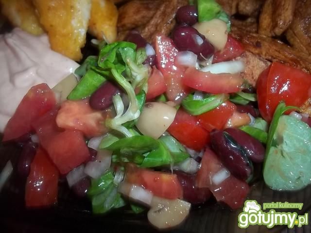 Sałatka z czerwoną fasolką 4