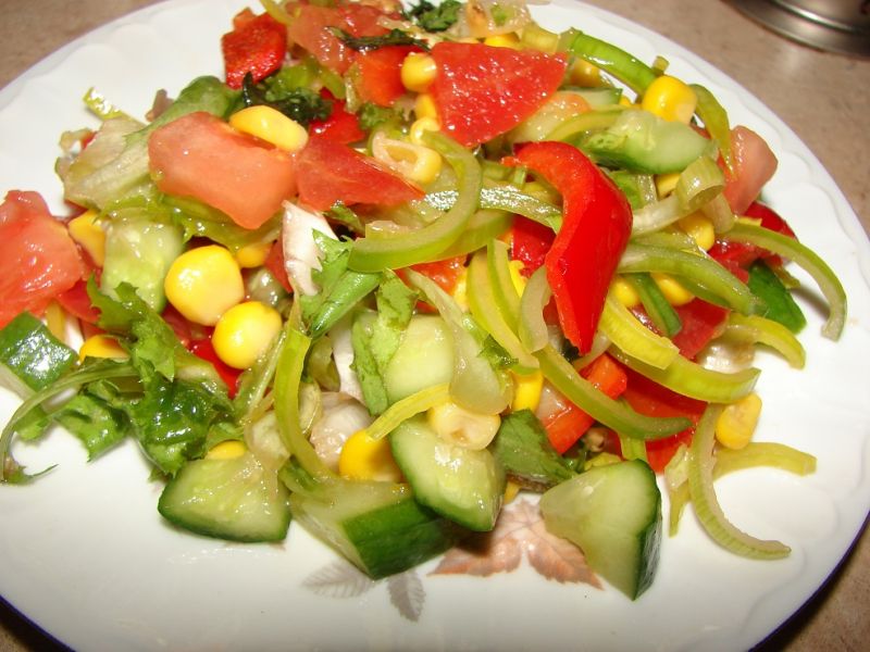 Sałatka z czerwoną papryką Sałatka z czerwoną papryką