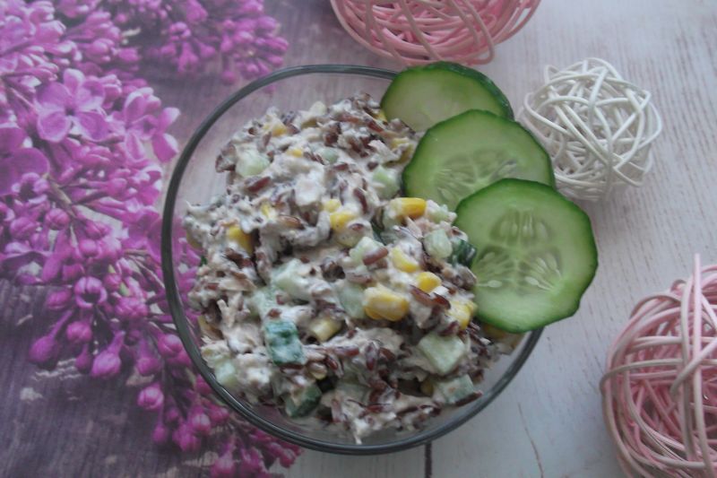 Sałatka z czerwonego ryżu Sałatka z czerwonego ryżu