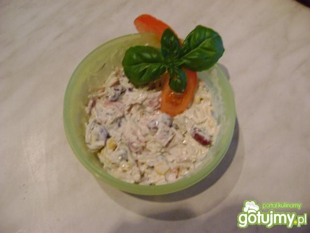 sałatka z czerwonej fasoli