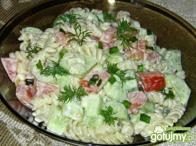 Sałatka z czosnkową nutką 4