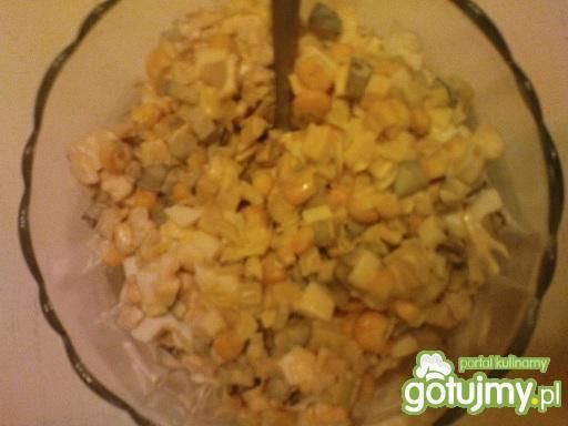 Sałatka z dodatkiem jogurtu Sałatka z dodatkiem jogurtu