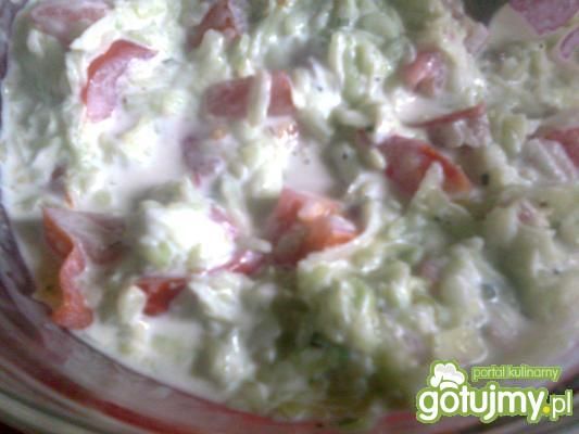 sałatka z dodatkiem serka kanapkowego sałatka z dodatkiem serka kanapkowego