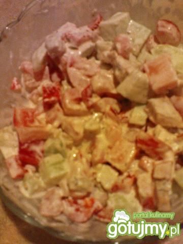 Sałatka z dodatkiem szynki Sałatka z dodatkiem szynki