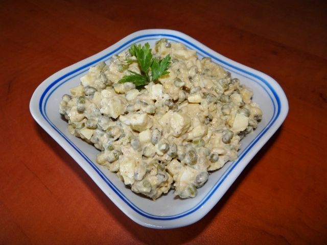 Sałatka z fasoli mung i łososia  Sałatka z fasoli mung i łososia