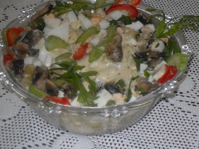 Sałatka z fasolki szparagowej z pieczark