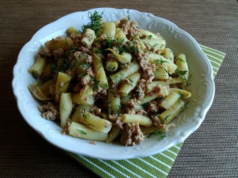 Sałatka z fasolki szparagowej z tuńczykiem