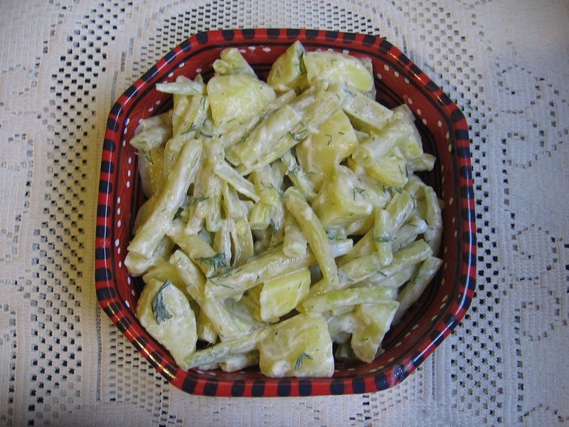 Sałatka z fasolki szparagowej z ziemniakami