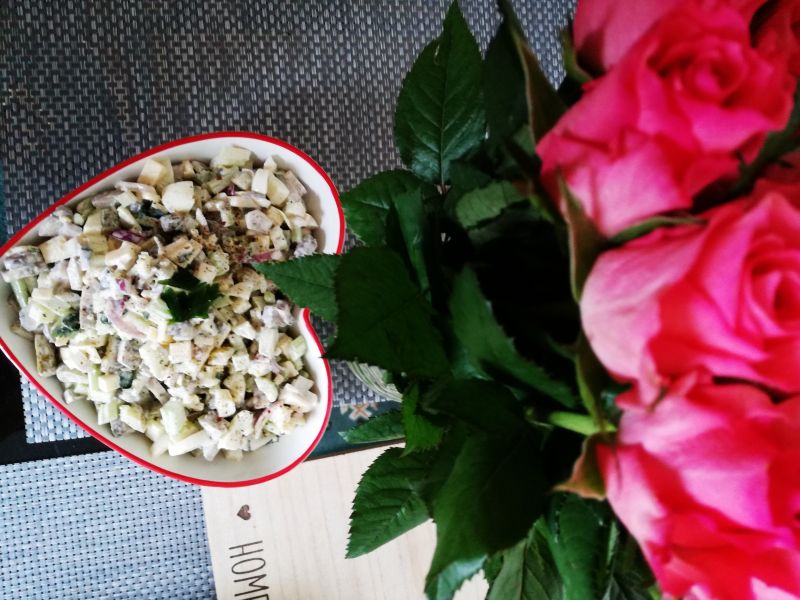 Sałatka z fenkułem i pieczarkami