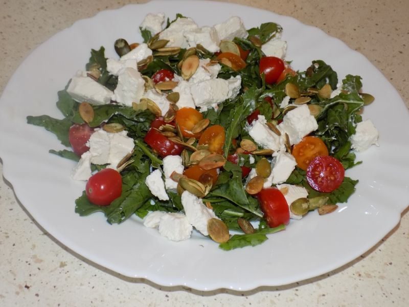 Sałatka z fetą i pomidorkami Sałatka z fetą i pomidorkami