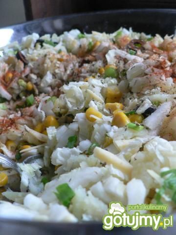 Sałatka z filetem z kurczaka z serem