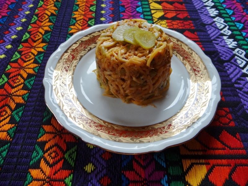 Sałatka z filetem z makreli