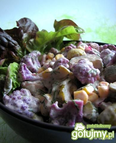Sałatka z fioletowym kalafiorem
