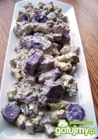 Sałatka z fioletowymi ziemniakami Sałatka z fioletowymi ziemniakami
