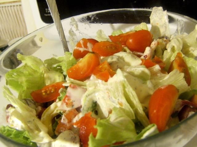 Sałatka z frankfurterkami