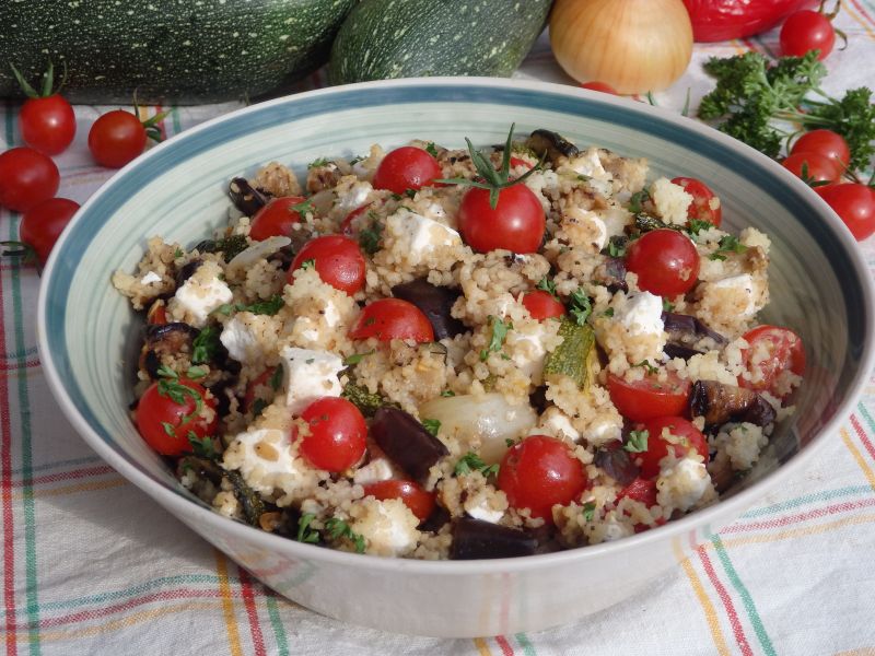 Sałatka z gillowanych warzyw z kuskusem