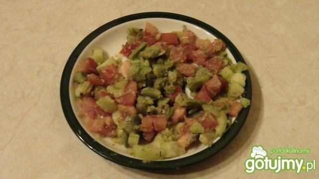 Sałatka z gotowanym bobem .