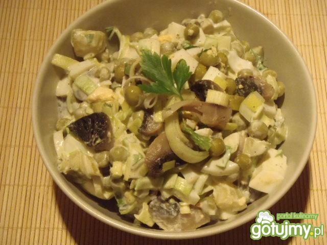 Sałatka z gotowanymi pieczarkami Sałatka z gotowanymi pieczarkami