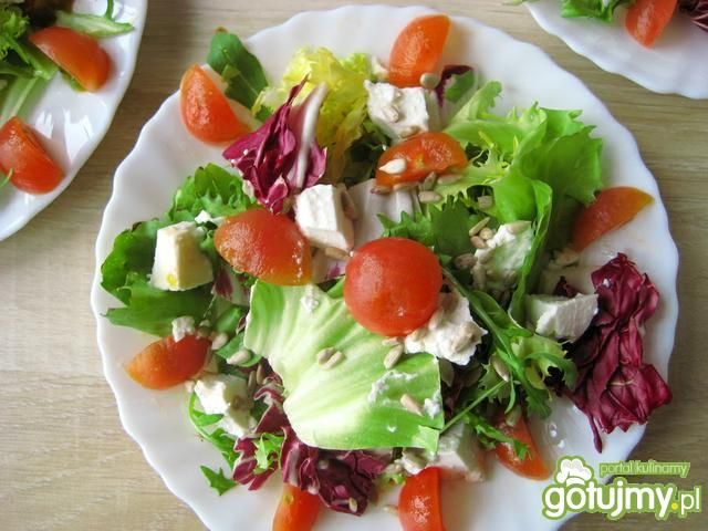 Sałatka z granatem i słonecznikiem Sałatka z granatem i słonecznikiem