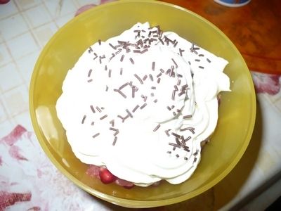 Sałatka z granatu, banana i grejpfrutu Sałatka z granatu, banana i grejpfrutu