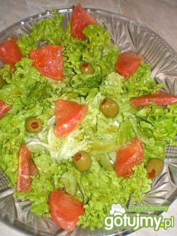 Sałatka z grapefruitem i oliwkami Mychy Sałatka z grapefruitem i oliwkami Mychy