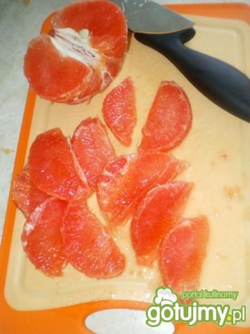 Sałatka z grapefruitem i oliwkami Mychy