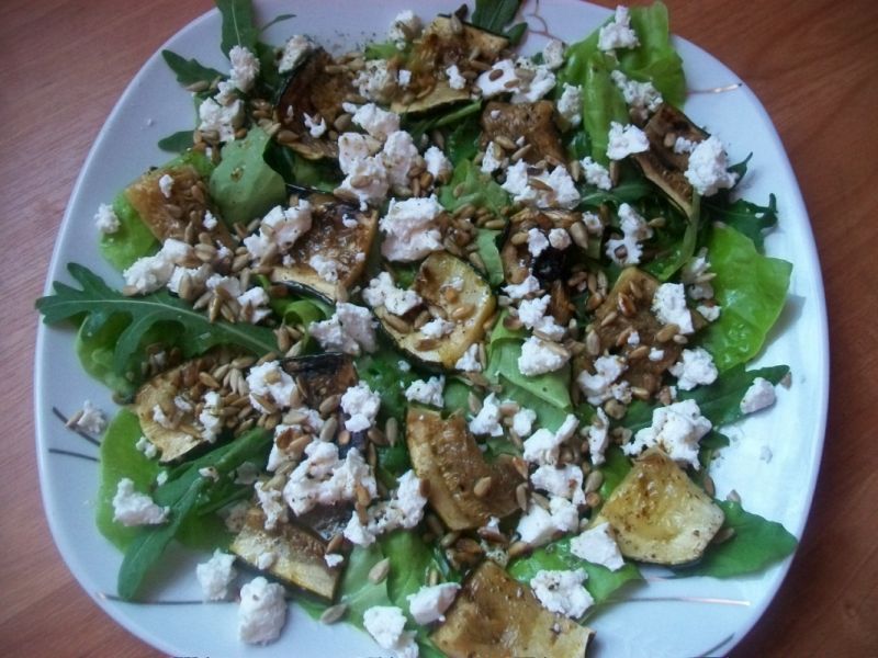 Sałatka z grillowaną cukinią Sałatka z grillowaną cukinią