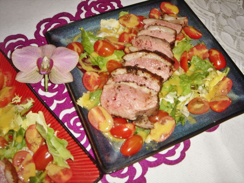 Sałatka z grillowaną kaczką Sałatka z grillowaną kaczką