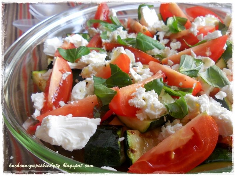 Sałatka z grillowanej cukinii i fety