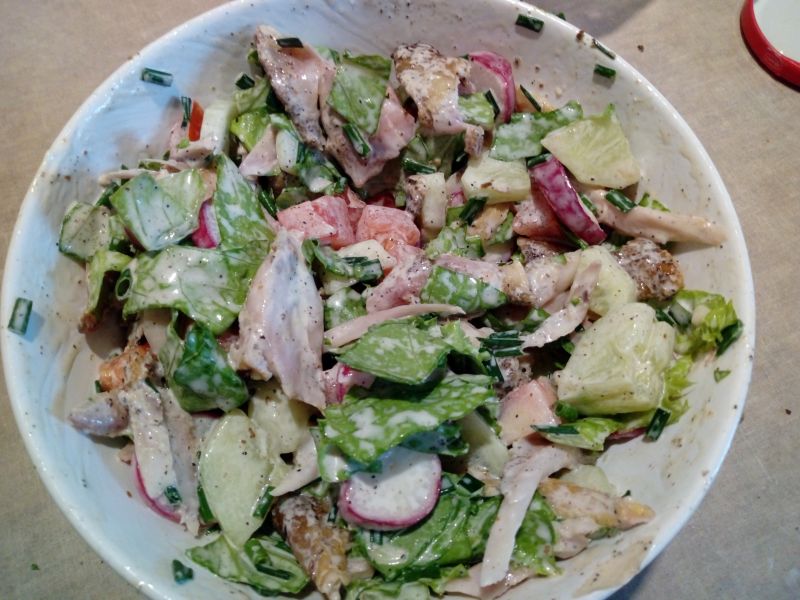 Sałatka z grillowanym kurczakiem