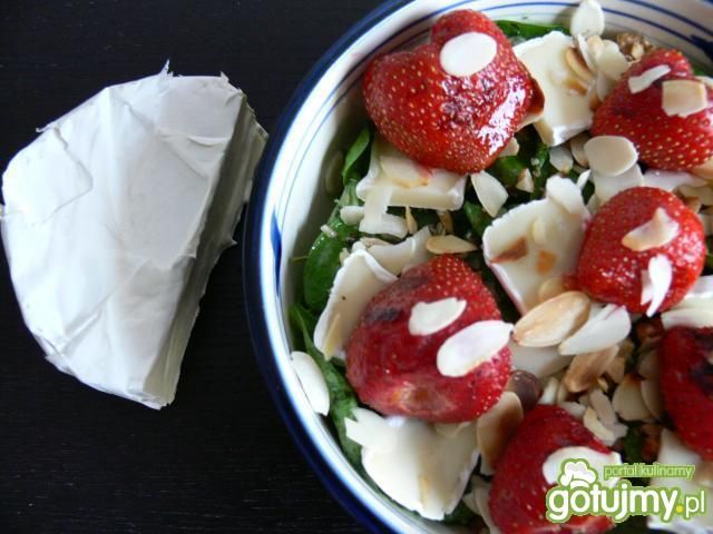Sałatka z grillowanymi truskawkami Sałatka z grillowanymi truskawkami