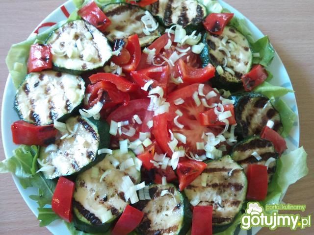Sałatka z grillowanymi warzywami Sałatka z grillowanymi warzywami