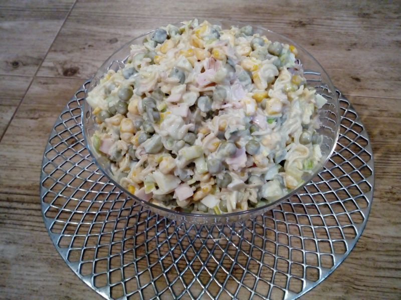 Sałatka z groszkiem Sałatka z groszkiem