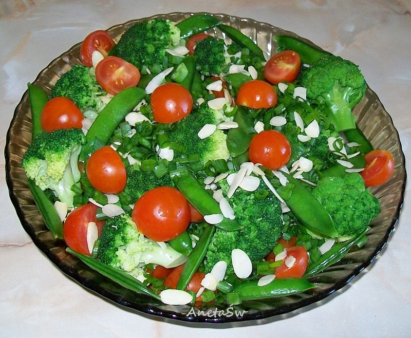 Sałatka z groszkiem i brokułem Sałatka z groszkiem i brokułem