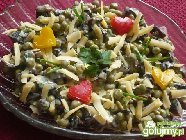 Sałatka z groszku z pieczarkami