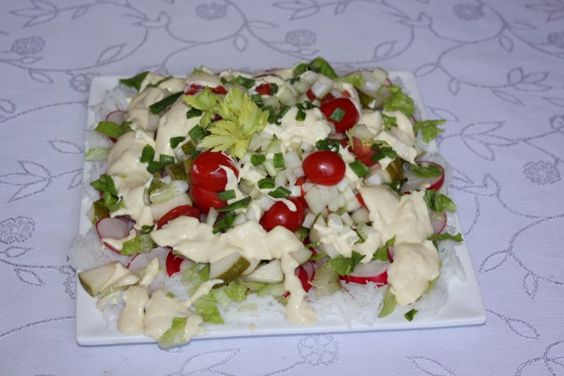 Sałatka z gruszką i kalarepą