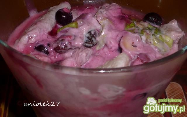 Sałatka z gruszkami i owocami leśnymi Sałatka z gruszkami i owocami leśnymi