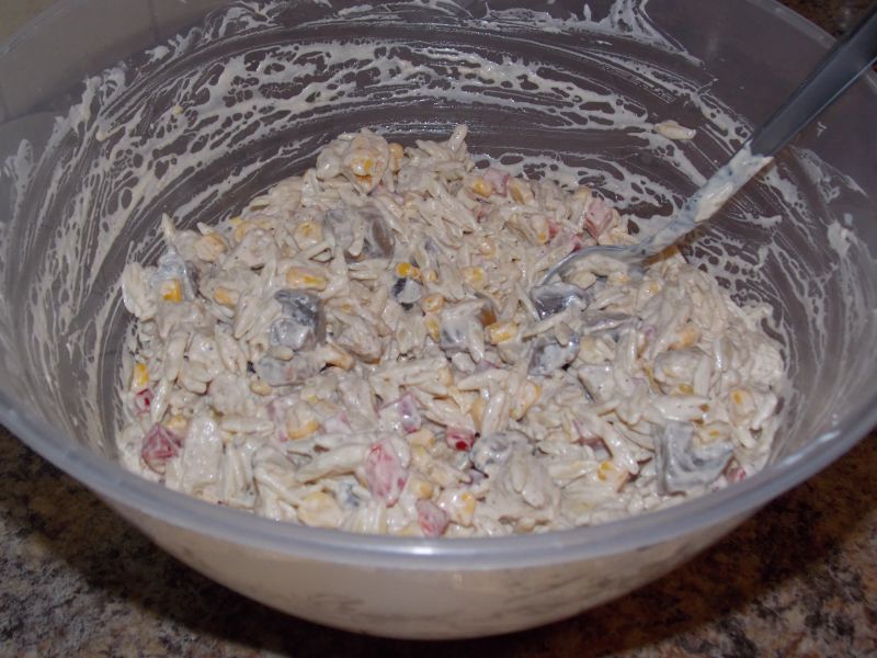 Sałatka z gyrosem i pieczarkami