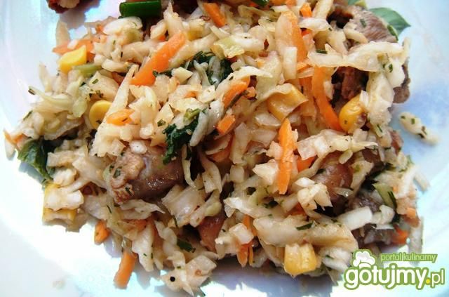 Sałatka z indykiem i kapustą pekińską