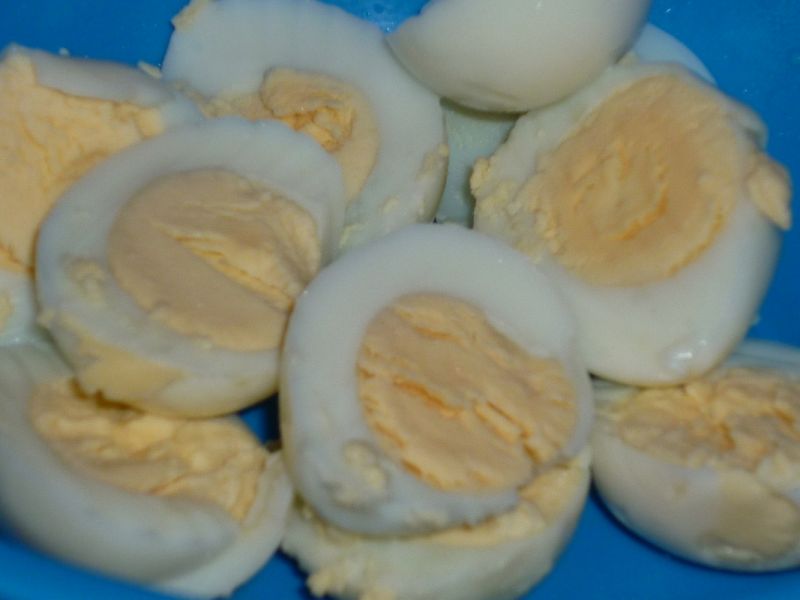 Sałatka z jajkami przepiórczymi