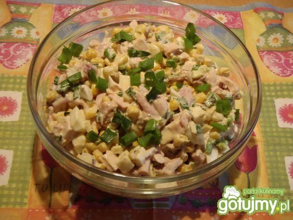 Sałatka z jajkami szpileczki Sałatka z jajkami szpileczki