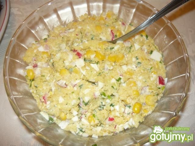 Sałatka z jajkiem i kaszą kuskus