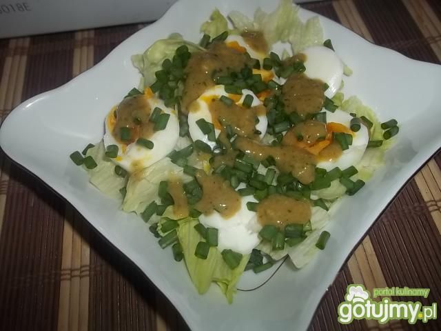 Sałatka z jajkiem i pesto Sałatka z jajkiem i pesto