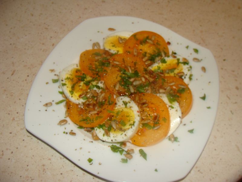 Sałatka z jajkiem i pomidorem