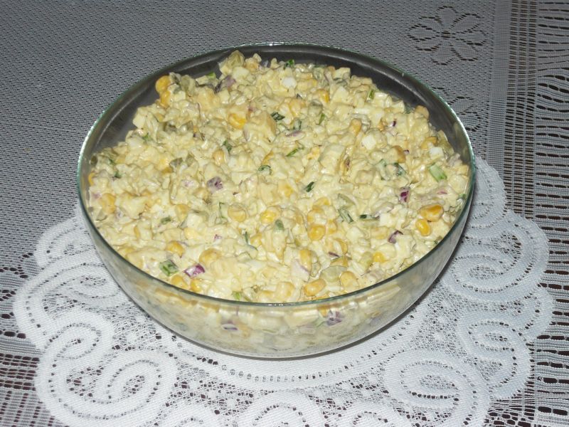 Sałatka z jajkiem i serem