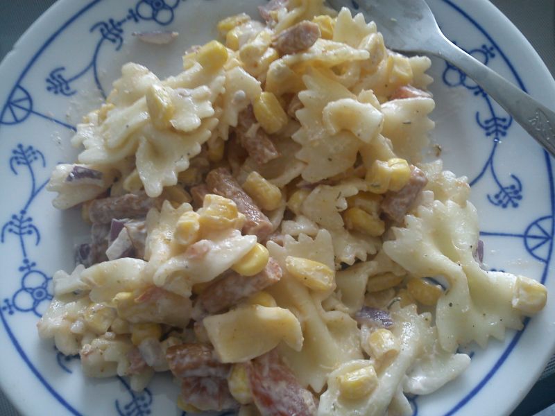 Sałatka z kabanosami