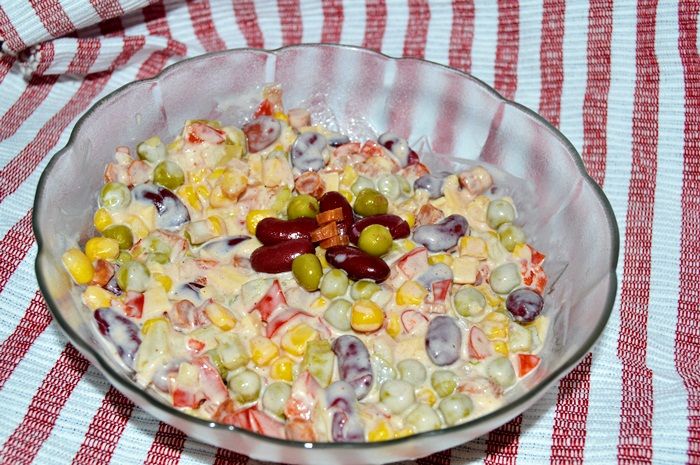 Sałatka z kabanosami