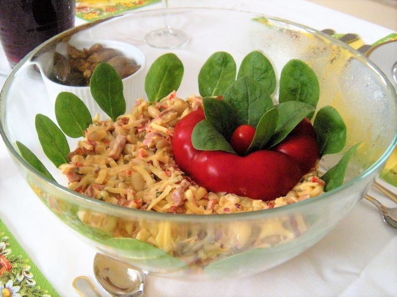 Sałatka z kabanosami